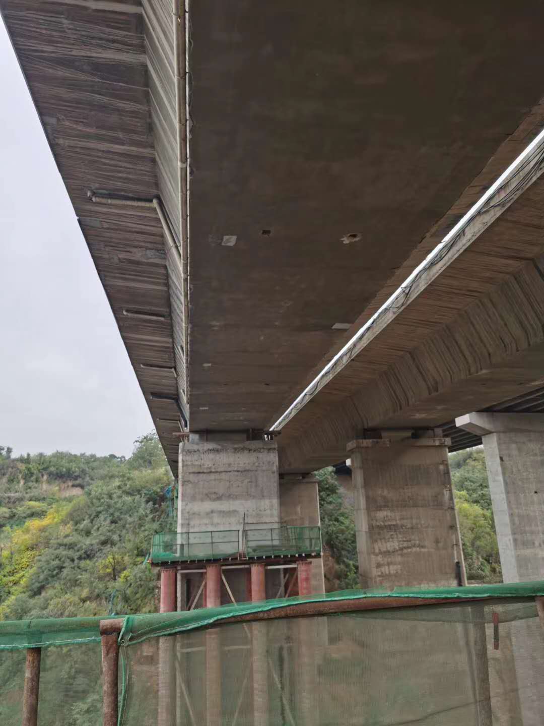 拉萨桥梁加固前制定可行设计方案图并用对施工方法